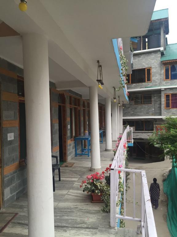 Om-Shanti Villa Manali (Himachal Pradesh) Ngoại thất bức ảnh